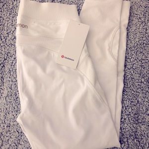 Lululemon New Ambition SHR Tight 28”